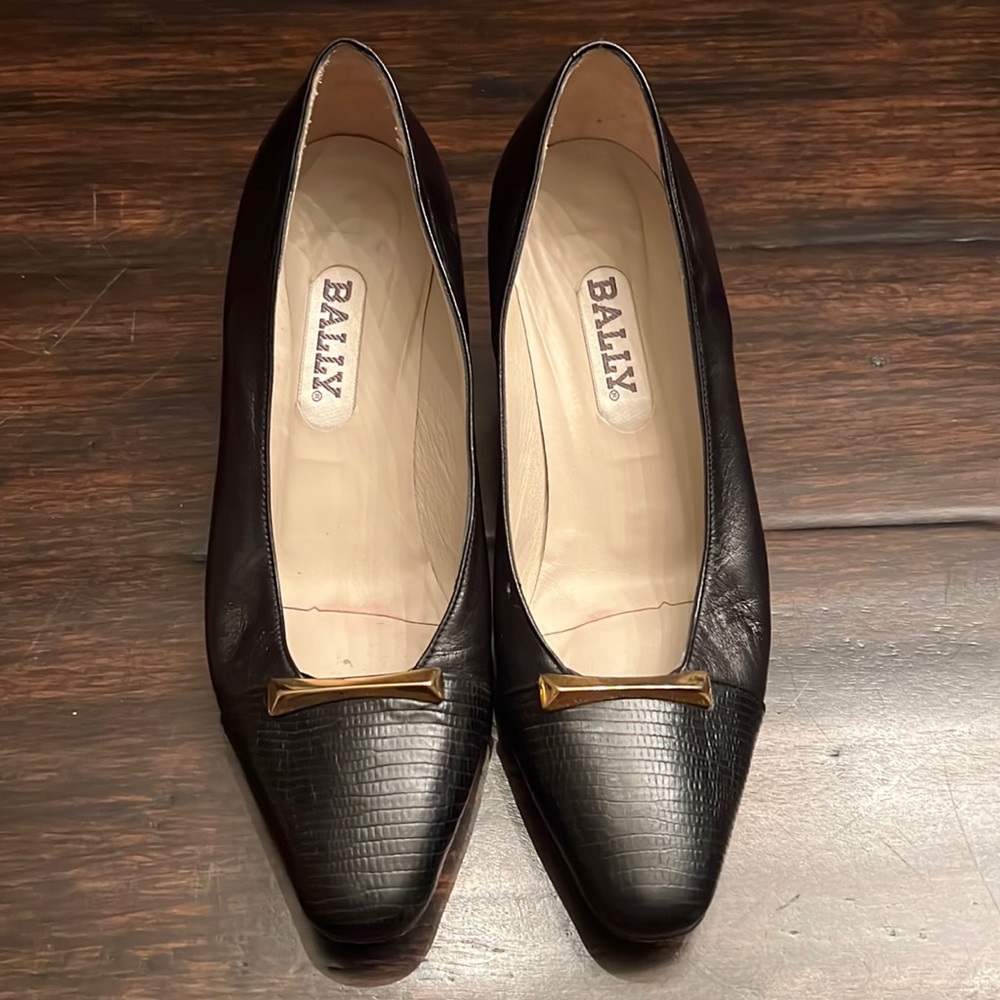 Vintage BALLY Pumps black and gold size 5